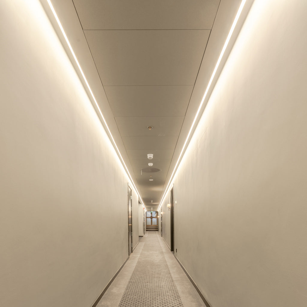 LED-stripe Ultra Long 30m dimbar IP67 240W 4000K - The Light Group bakside