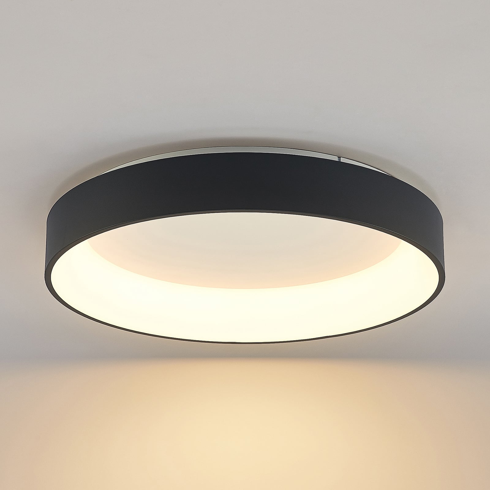 LED taklampe Aleksi dimbar svart metall Ø60 cm CCT bakside