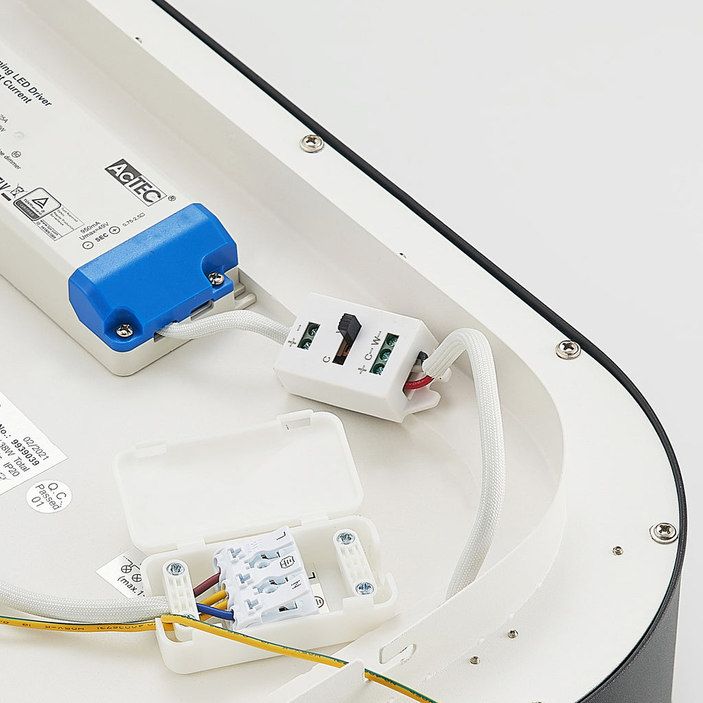 LED taklampe Aleksi svart CCT dimbar montert i rom