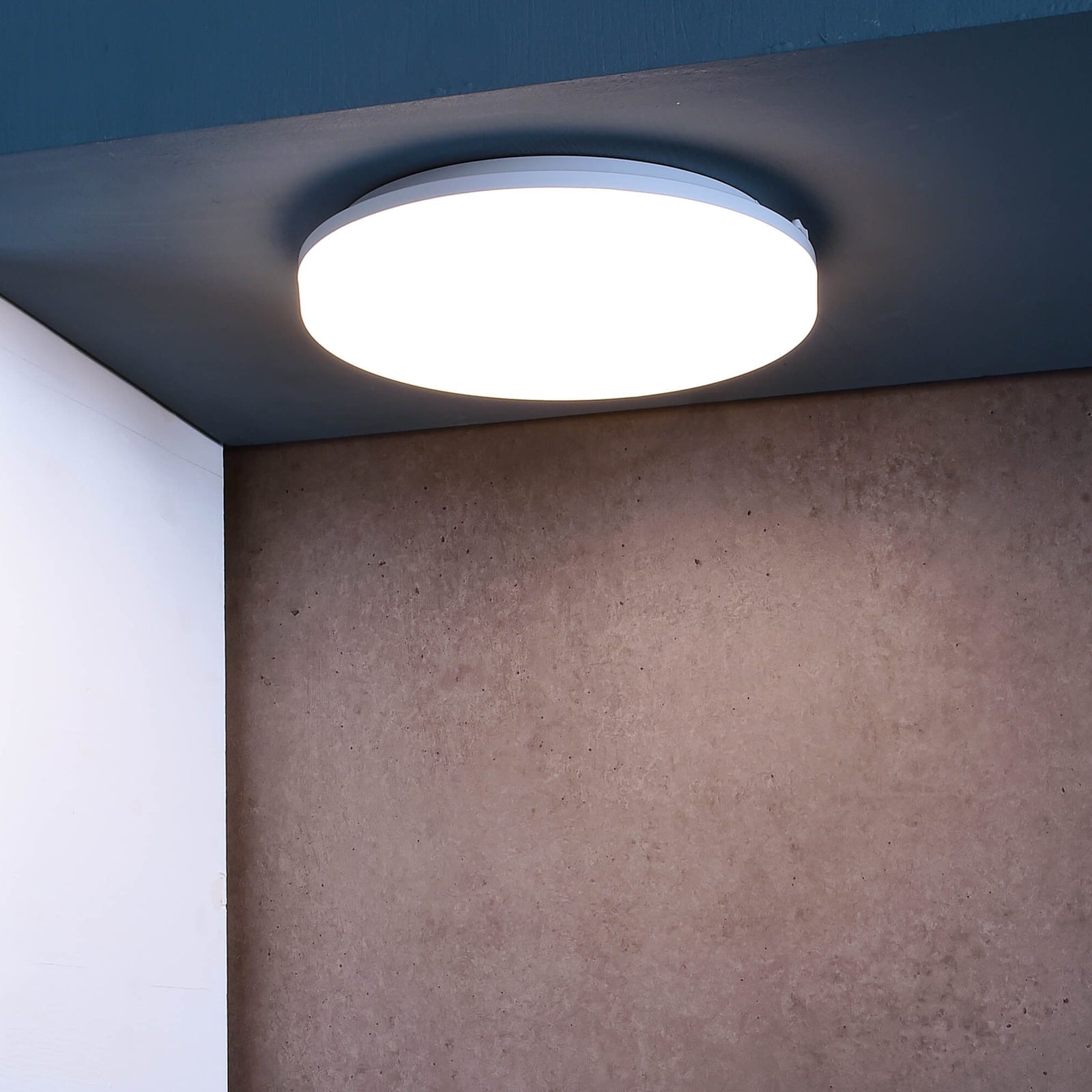 LED taklampe Altais Motion med bevegelsessensor forfra