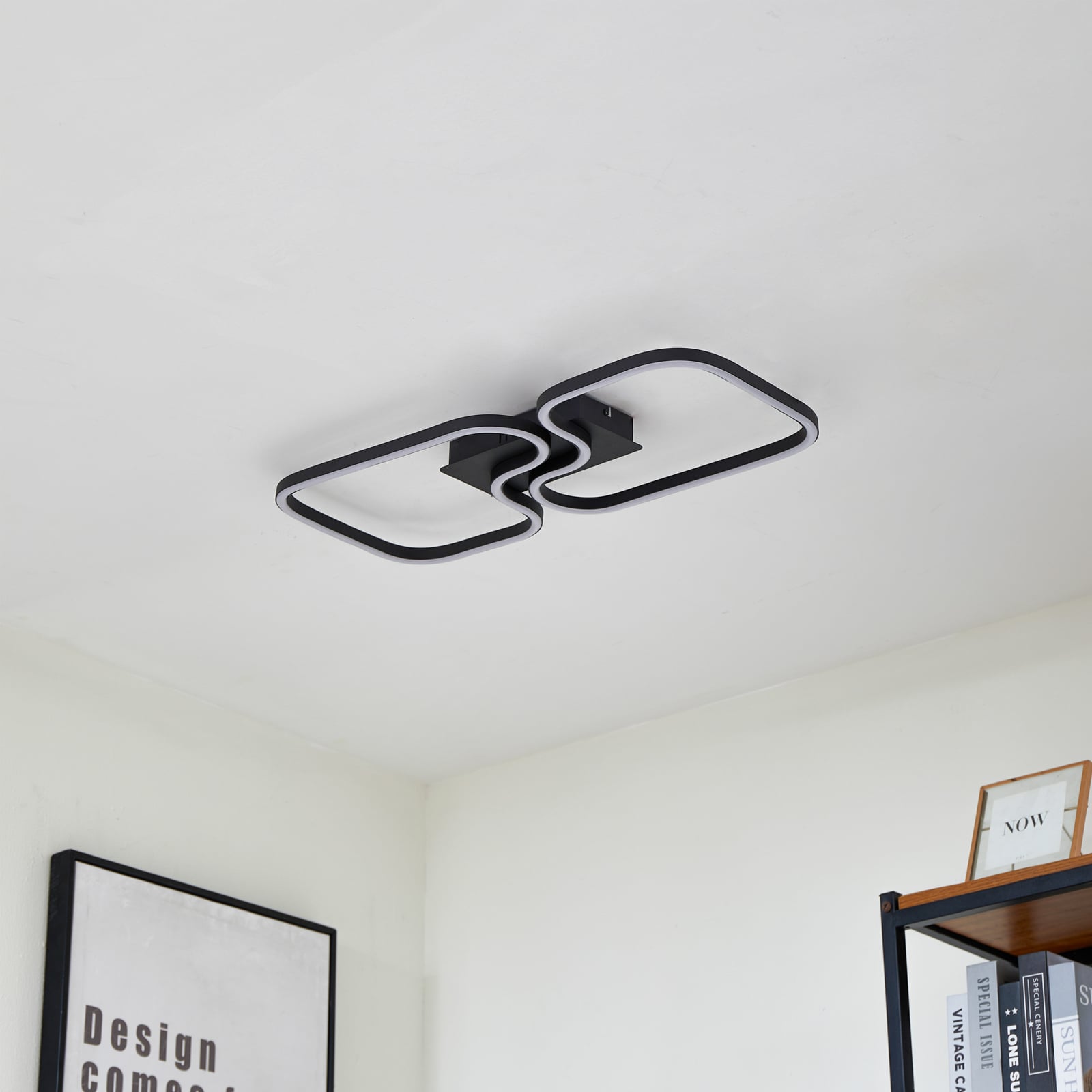 Detalj av LED taklampe Amiya firkantet svart aluminium 64 cm