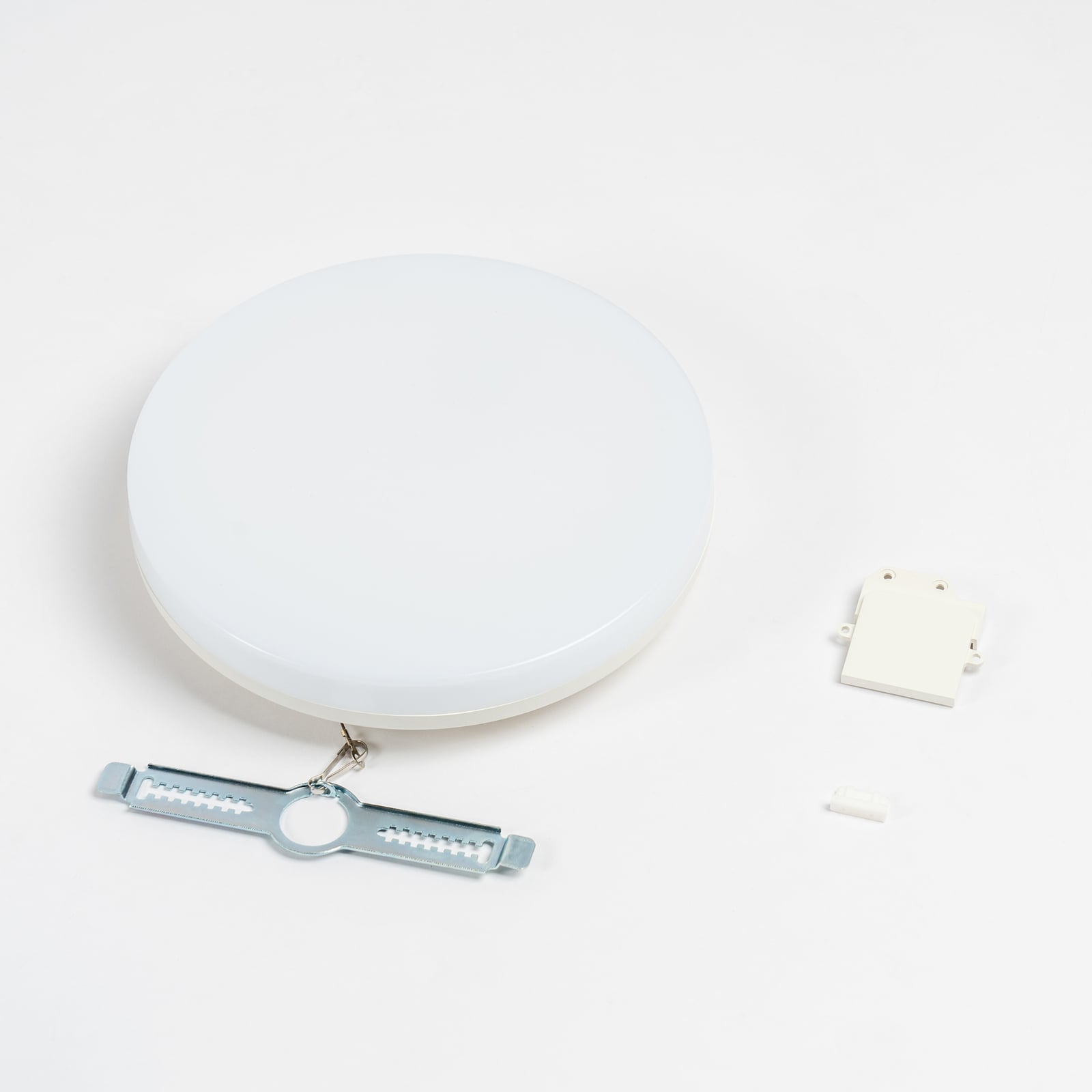 LED-taklampe Artin med bevegelsessensor hvit lys i mørkt rom