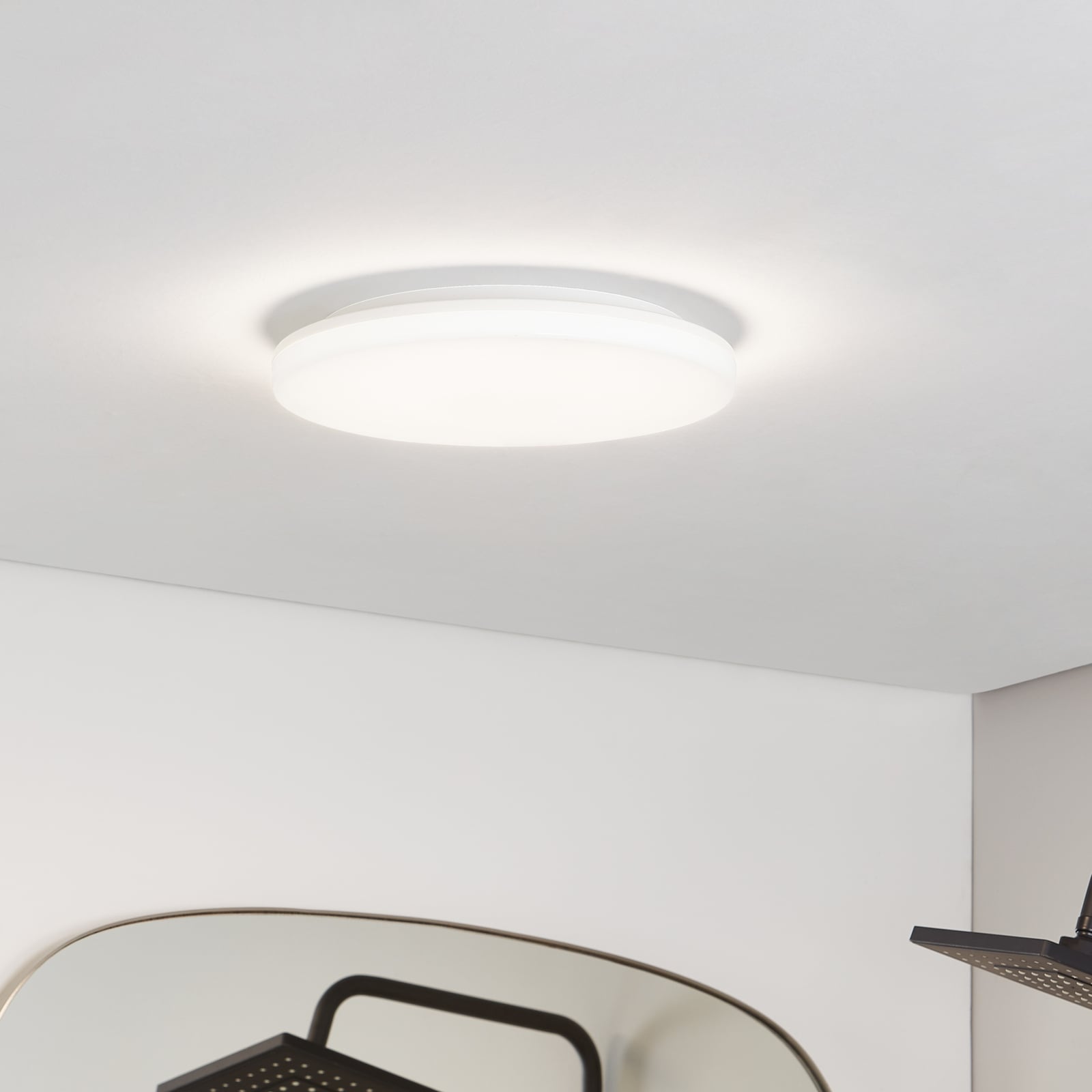 LED taklampe Artin hvit CCT IP65 Ø33 cm 24W forfra