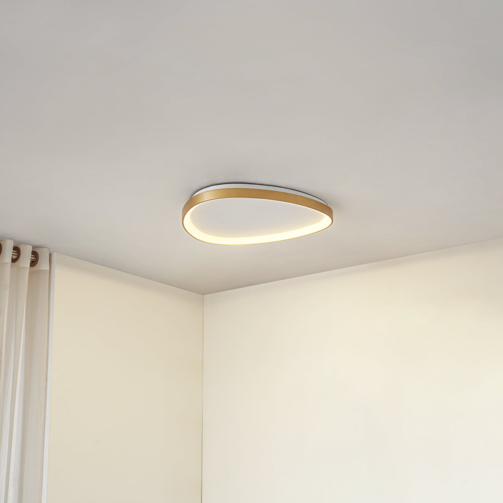 LED taklampe Asken dimbar gull CCT Ø61 cm 48W bakside