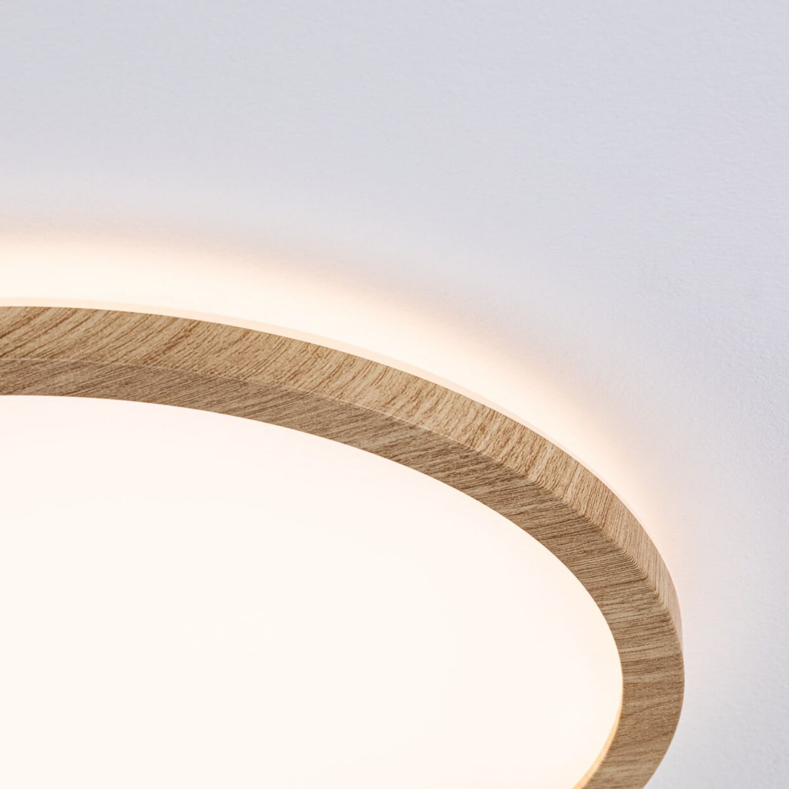 LED taklampe Atria Shine eik Ø42 cm montert i tak