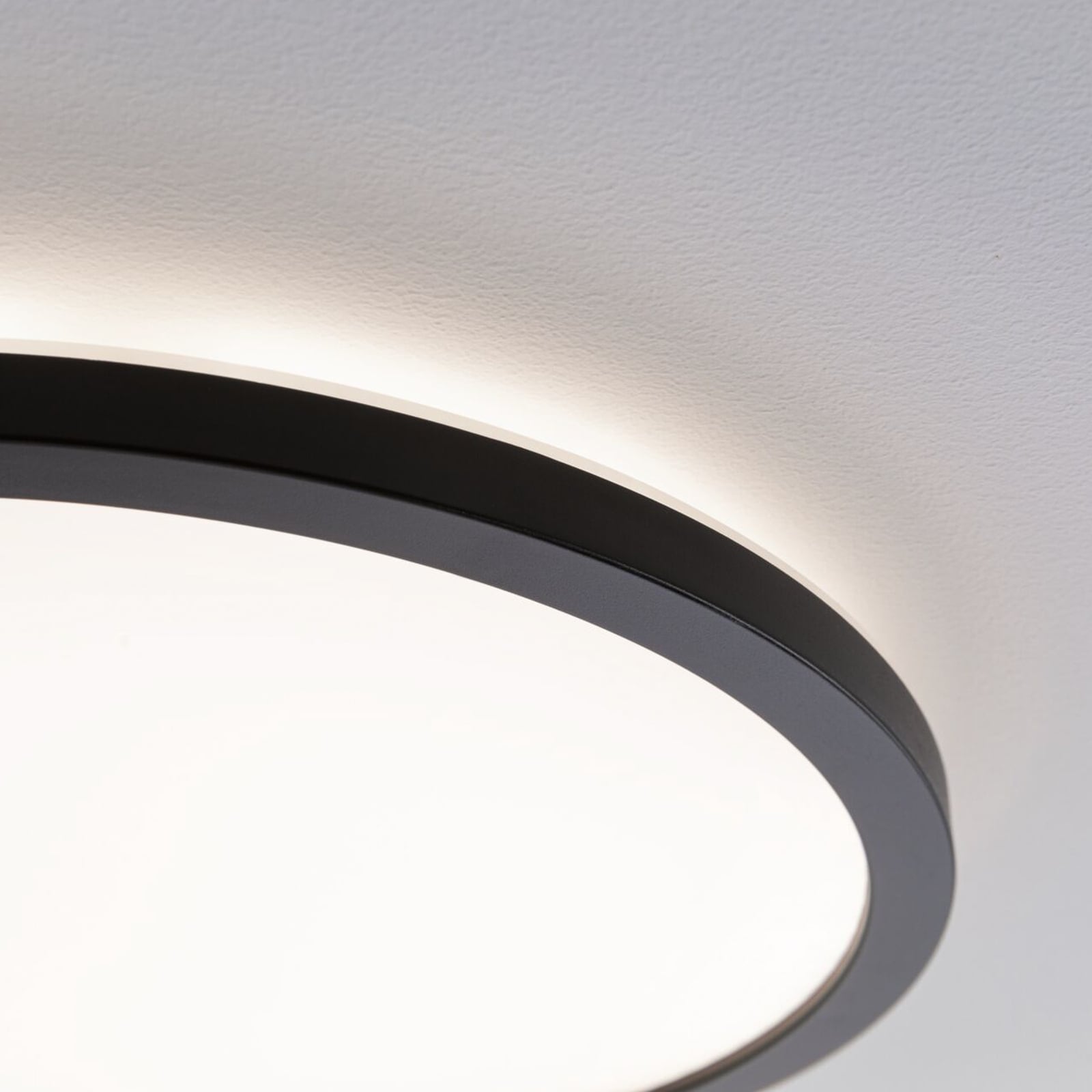 LED taklampe Atria Shine panel svart Ø19 cm varmhvit detalj