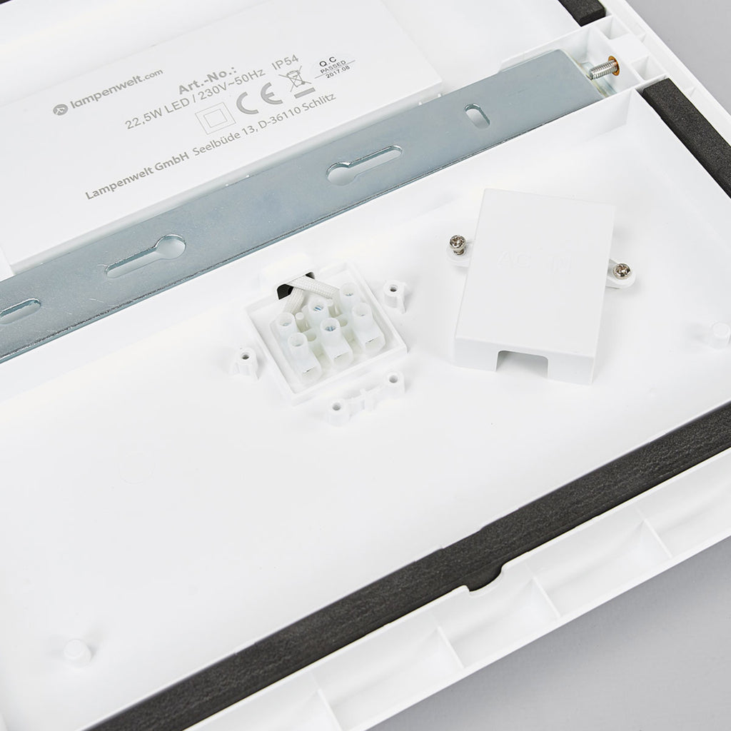LED taklampe Augustin 30x30 cm hvit IP54 22W installasjon