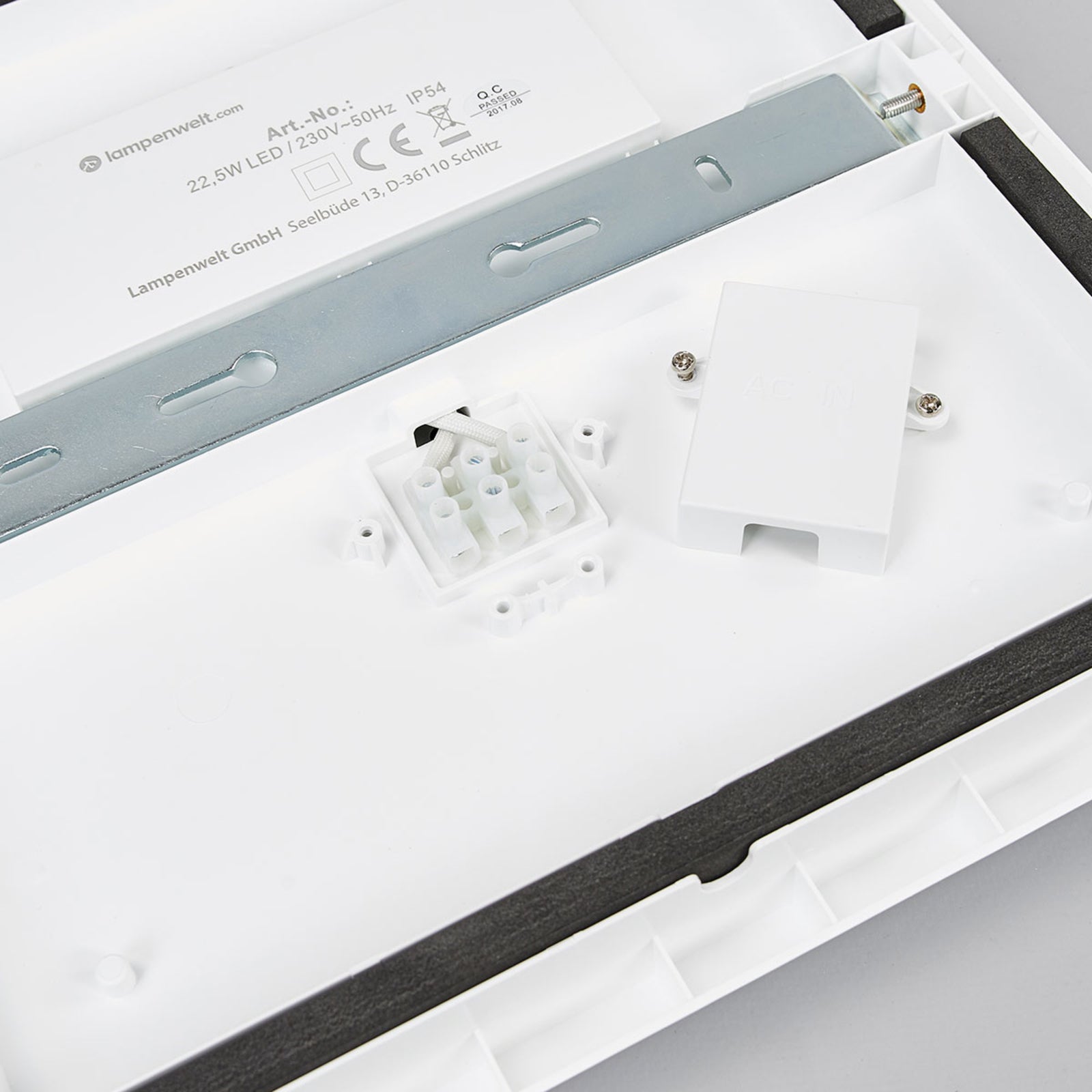 LED taklampe Augustin 30x30 cm hvit IP54 22W installasjon