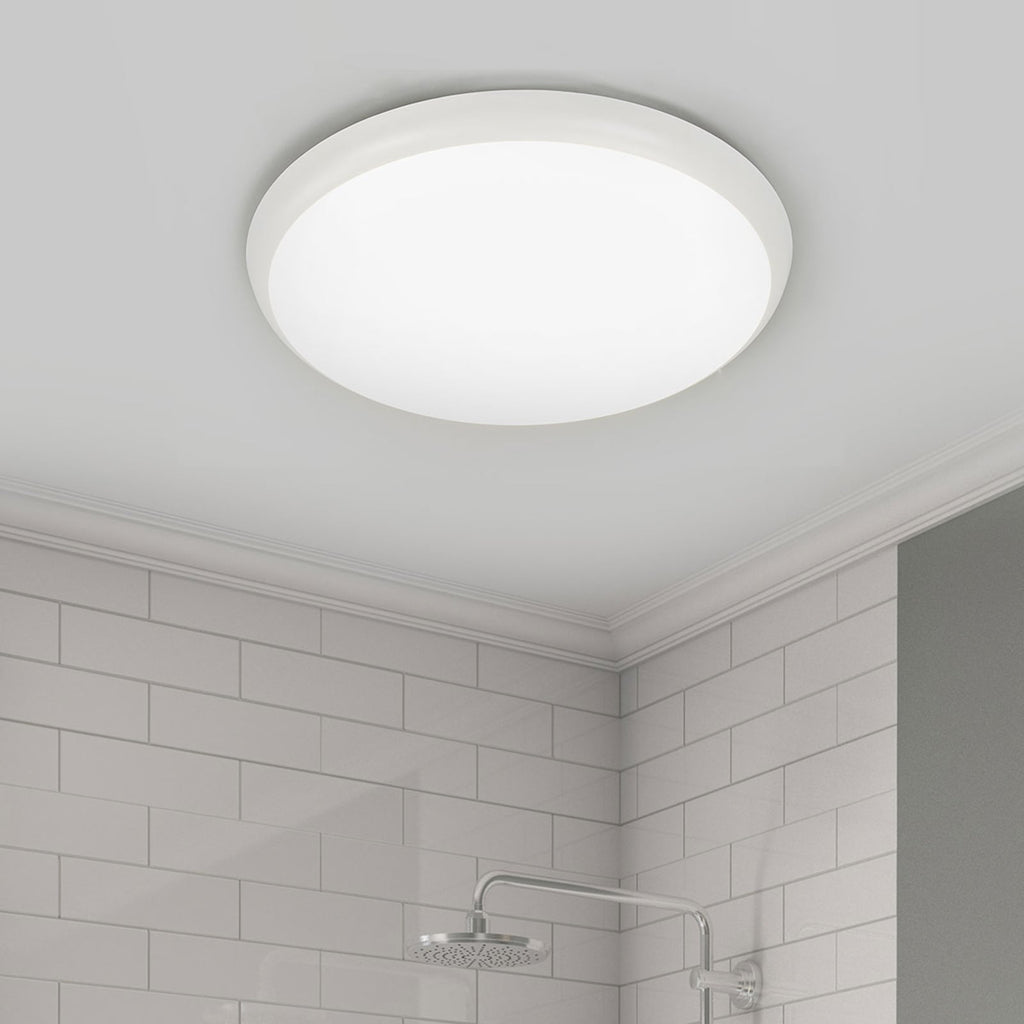 LED taklampe Augustin hvit plast Ø40 cm 4000K IP54 montert i rom
