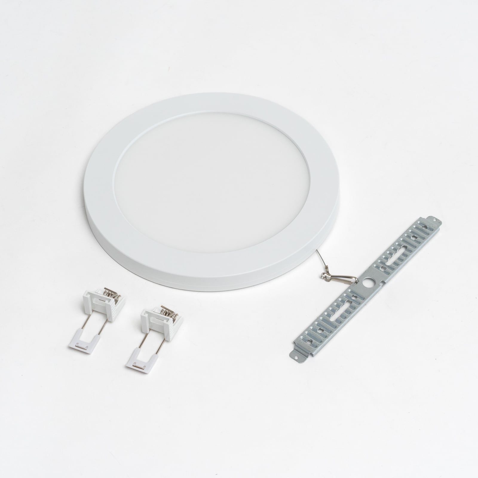LED taklampe Aureka med bevegelsessensor CCT installasjon detalj