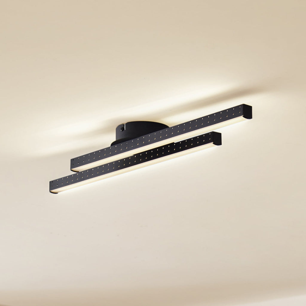 LED taklampe Aurendor svart aluminium 60 cm fra forfra