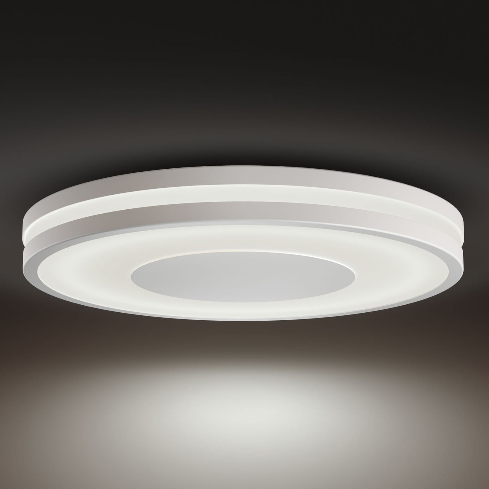 Detalj av LED taklampe Being dimbar hvit CCT Ø35 cm Philips Hue