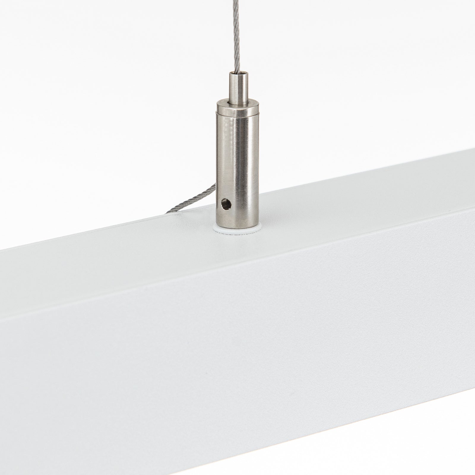 LED taklampe Bounce hvit aluminium CCT 113 cm 35W detalj av aluminiumskonstruksjon