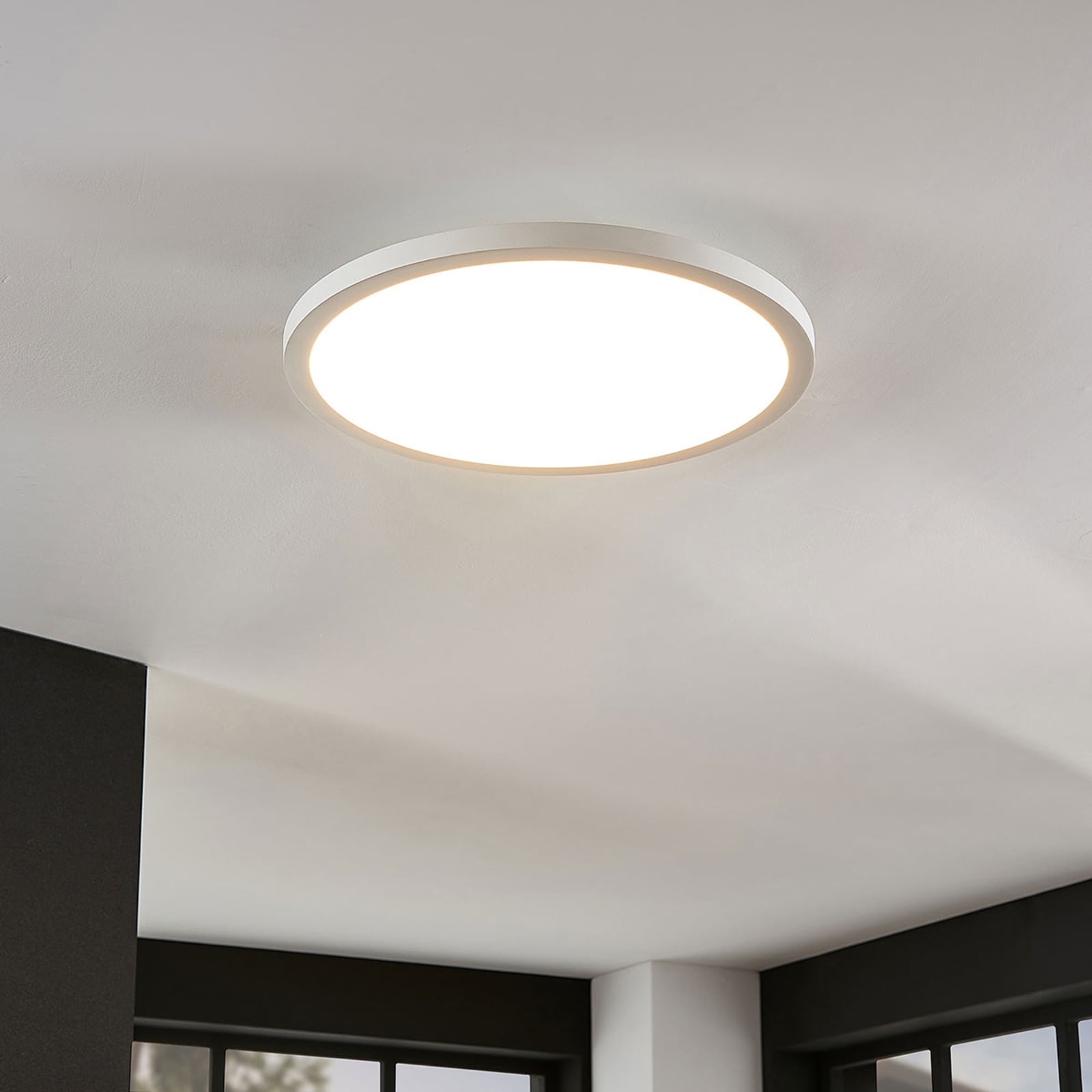 Montert LED taklampe Brenda dimbar CCT Ø40 cm hvit med fjernkontroll i rom