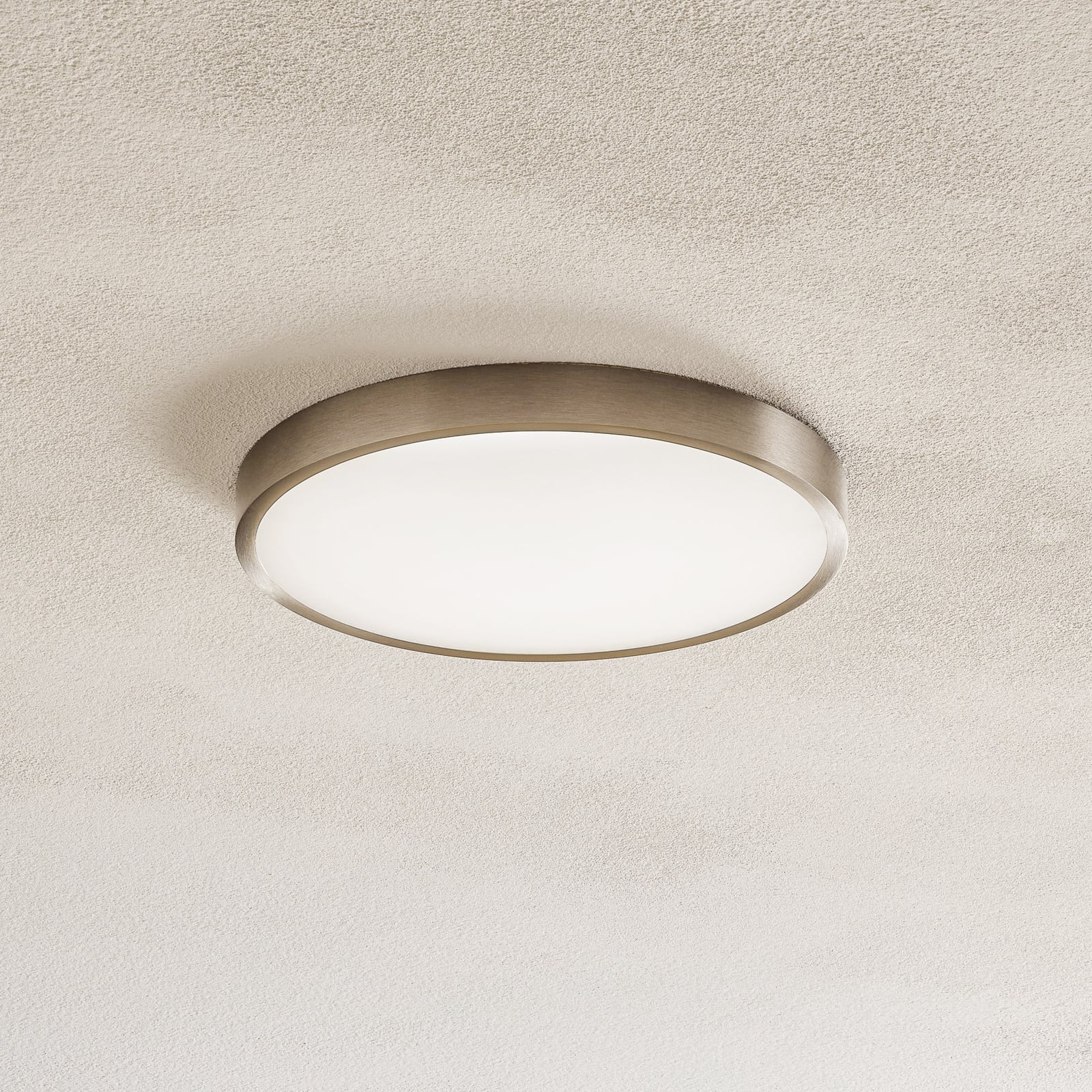 LED taklampe Bully matt nikkel akryl Ø24 cm 24W forfra