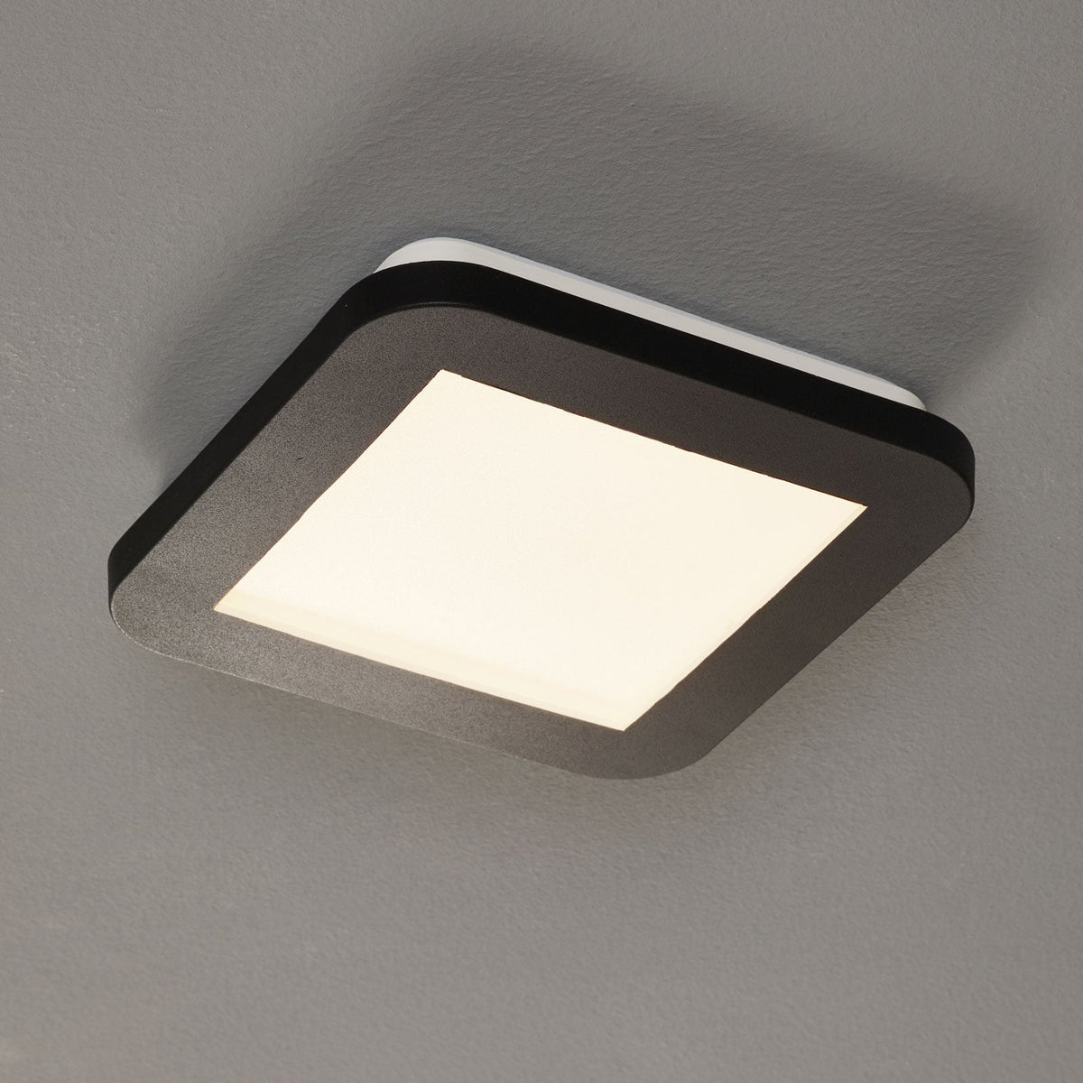 LED taklampe Camillus kvadratisk dimbar 17 cm IP44 forfra