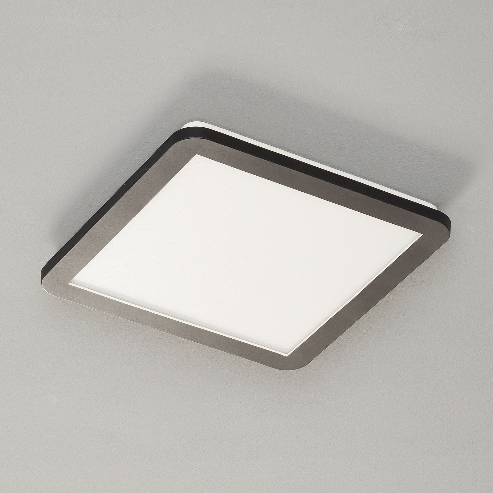 LED-taklampe Camillus kvadratisk dimbar 30x30 cm IP44 forfra