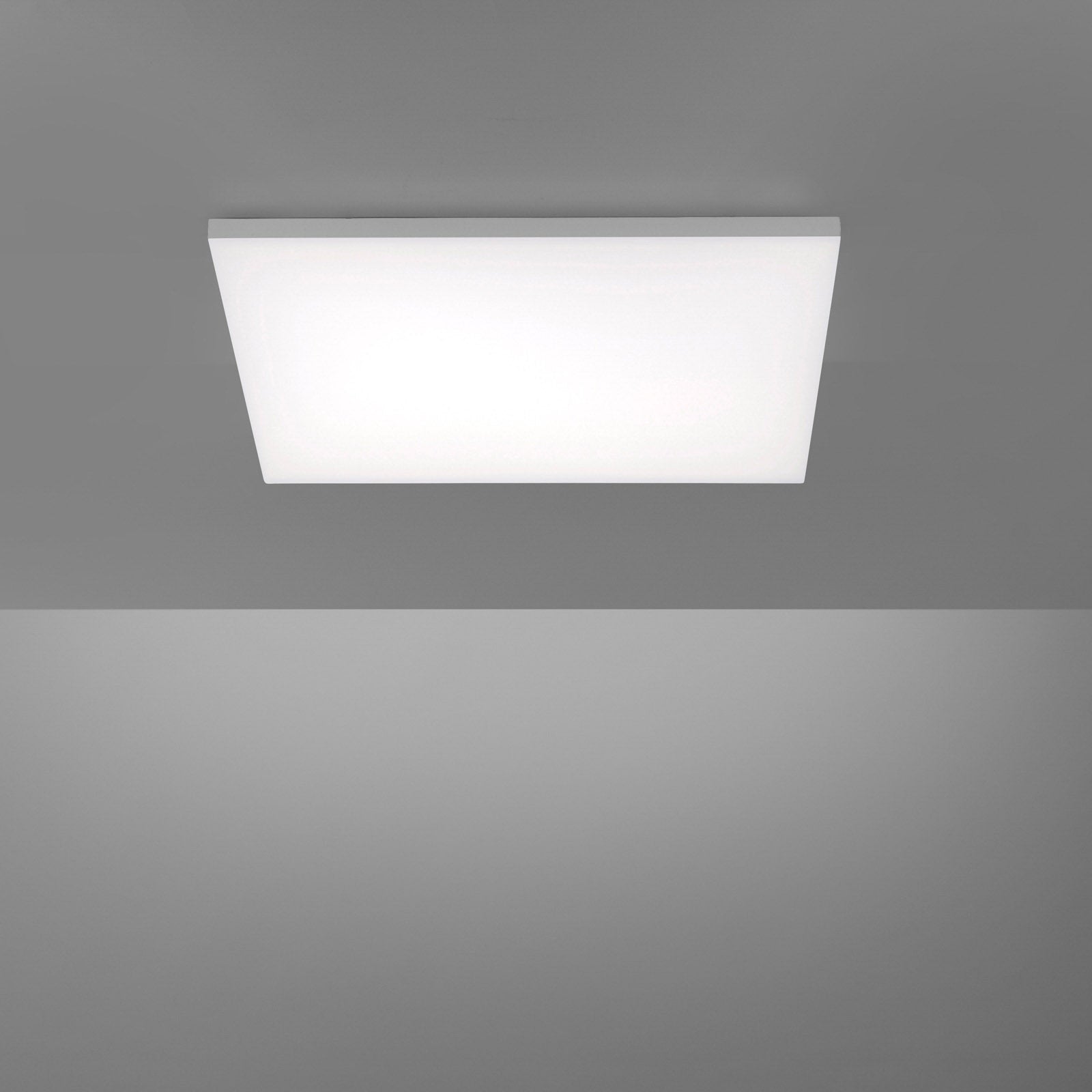 Montert LED taklampe Canvas dimbar CCT 60x60 cm med fjernkontroll i rom