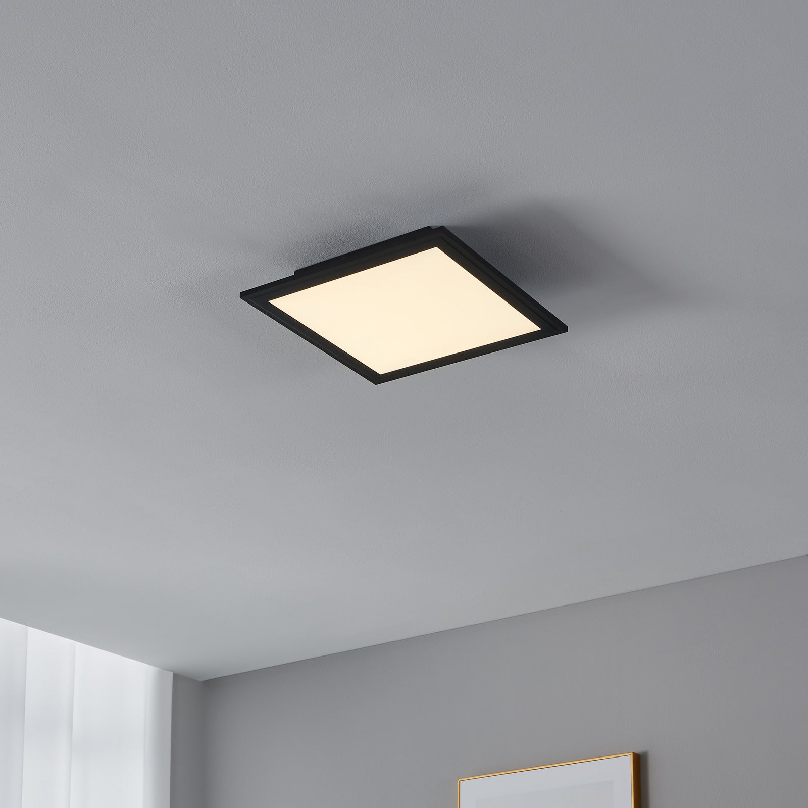 LED taklampe CCT dimbar 30x30 cm svart Bluetooth - EGLO connect montert i rom