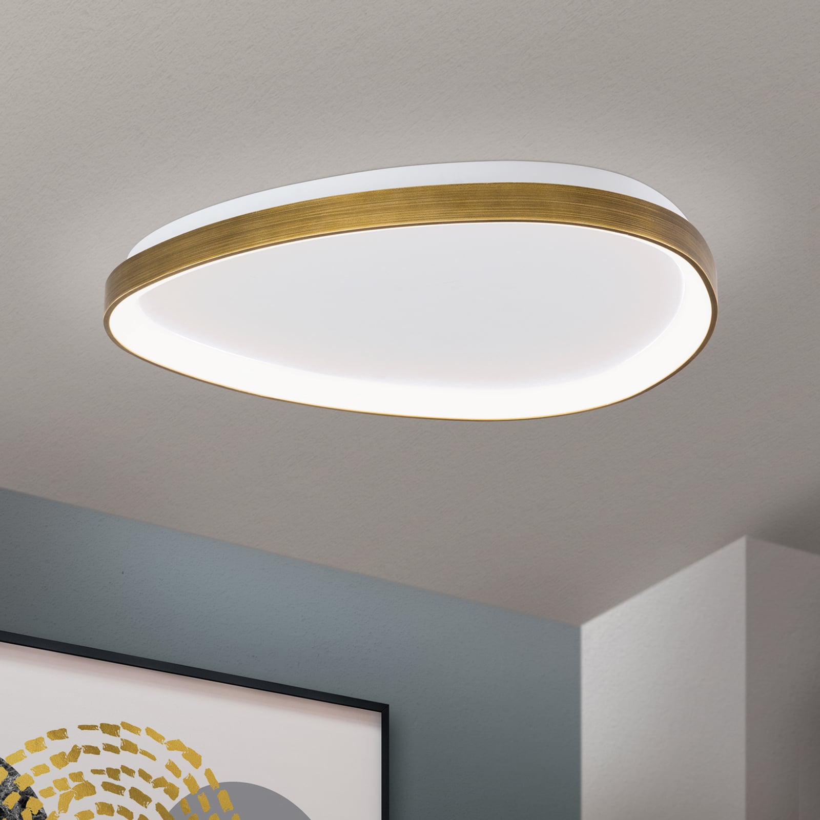 LED taklampe Charlie opalhvit antikk messing Ø65 cm - forfra