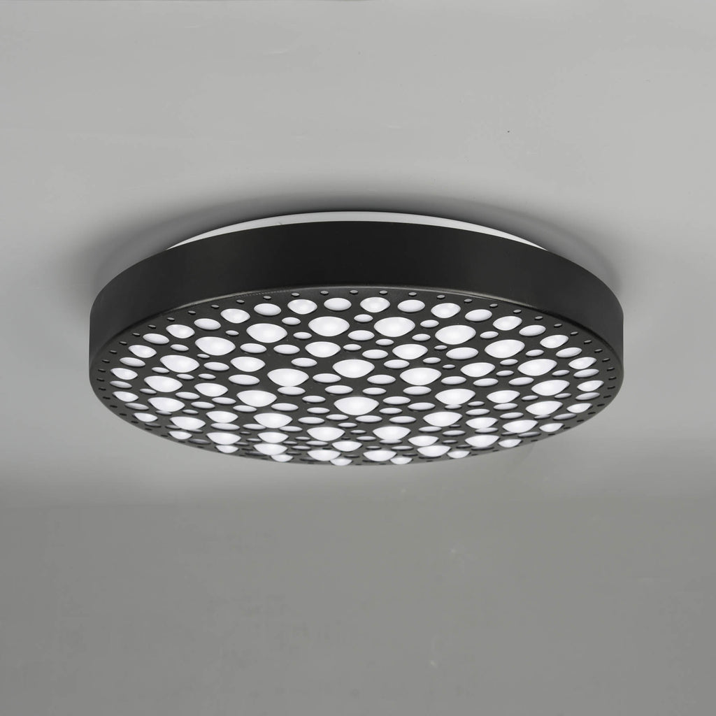 Detalj av LED taklampe Chizu dimbar RGB Ø40,5 cm svart med fjernkontroll