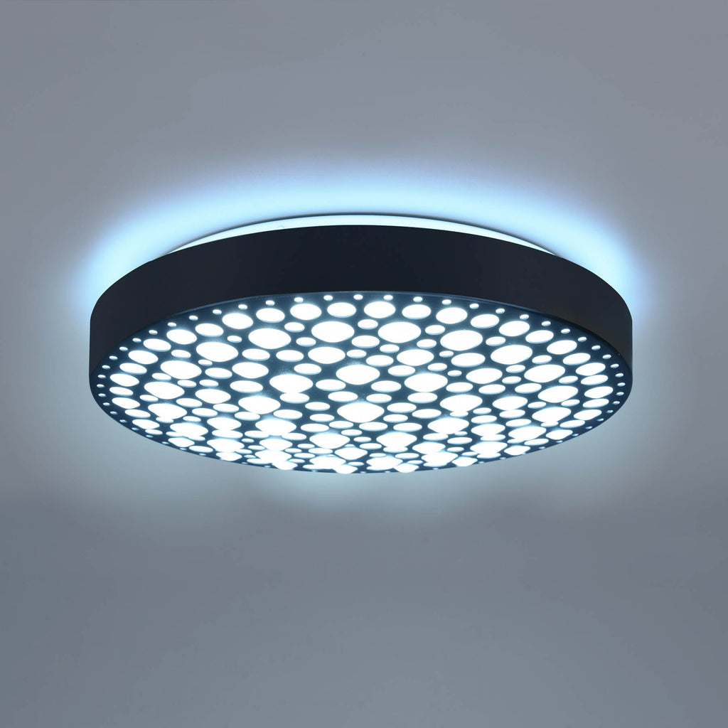 Montert LED taklampe Chizu dimbar RGB Ø40,5 cm svart med fjernkontroll i rom
