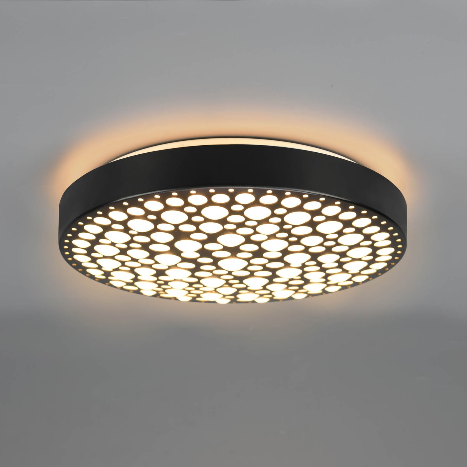Nærbilde av mønster på LED taklampe Chizu dimbar RGB Ø40,5 cm svart med fjernkontroll