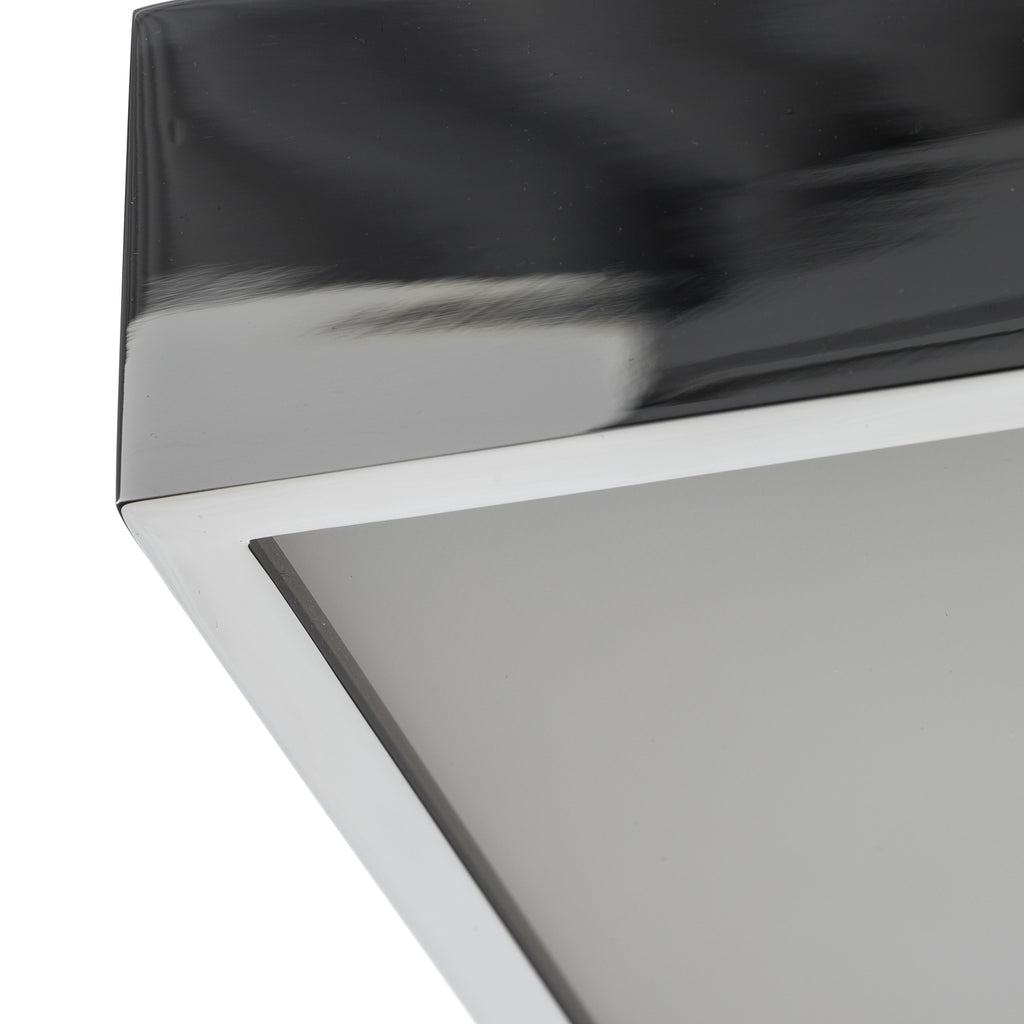 LED taklampe Cut 18 N dimbar krom 18x18 cm IP44 nærbilde av LED-lys