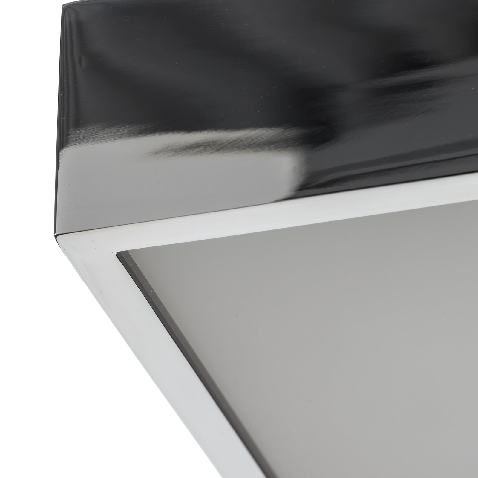 LED taklampe Cut 18 N dimbar krom 18x18 cm IP44 nærbilde av LED-lys