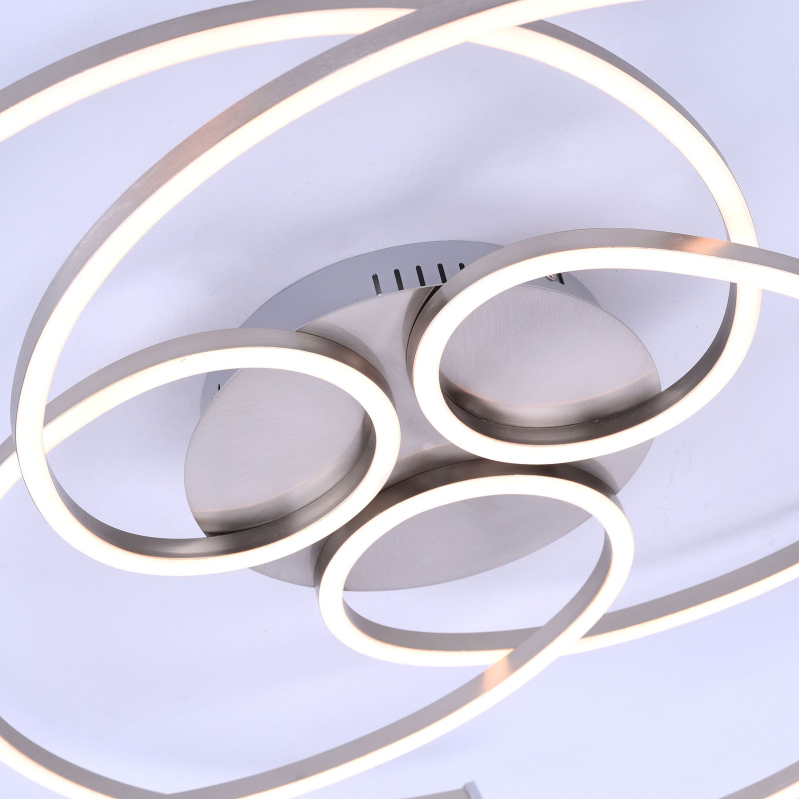 LED taklampe Danilo dimbar aluminium 72x72 cm 40W monteringsdetalj