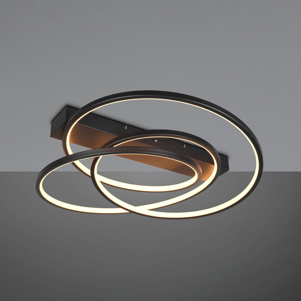 LED taklampe Darvin svart metall CCT dimbar 64 cm bakside