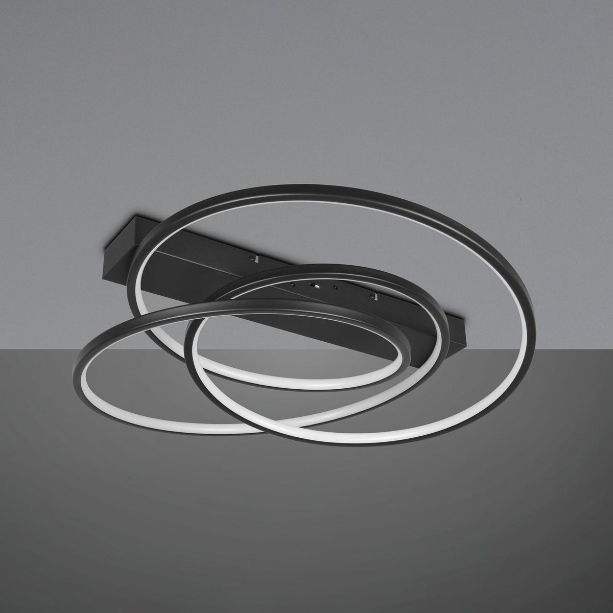 Montert LED taklampe Darvin svart metall CCT dimbar 64 cm i rom