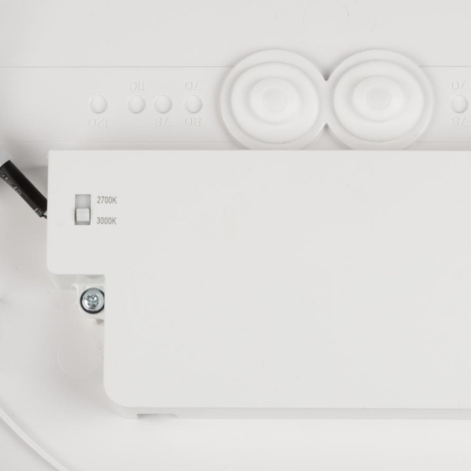 Detalj av LED taklampe Decona hvit/gull dimbar CCT Ø30 cm IP44