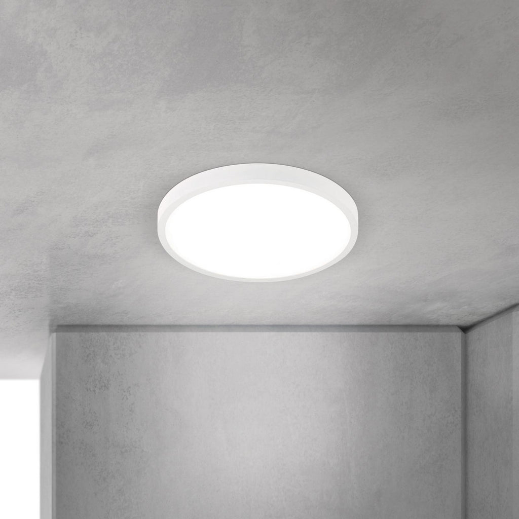 LED taklampe Disc hvit Ø28 cm CCT dimbar 22W montert i rom
