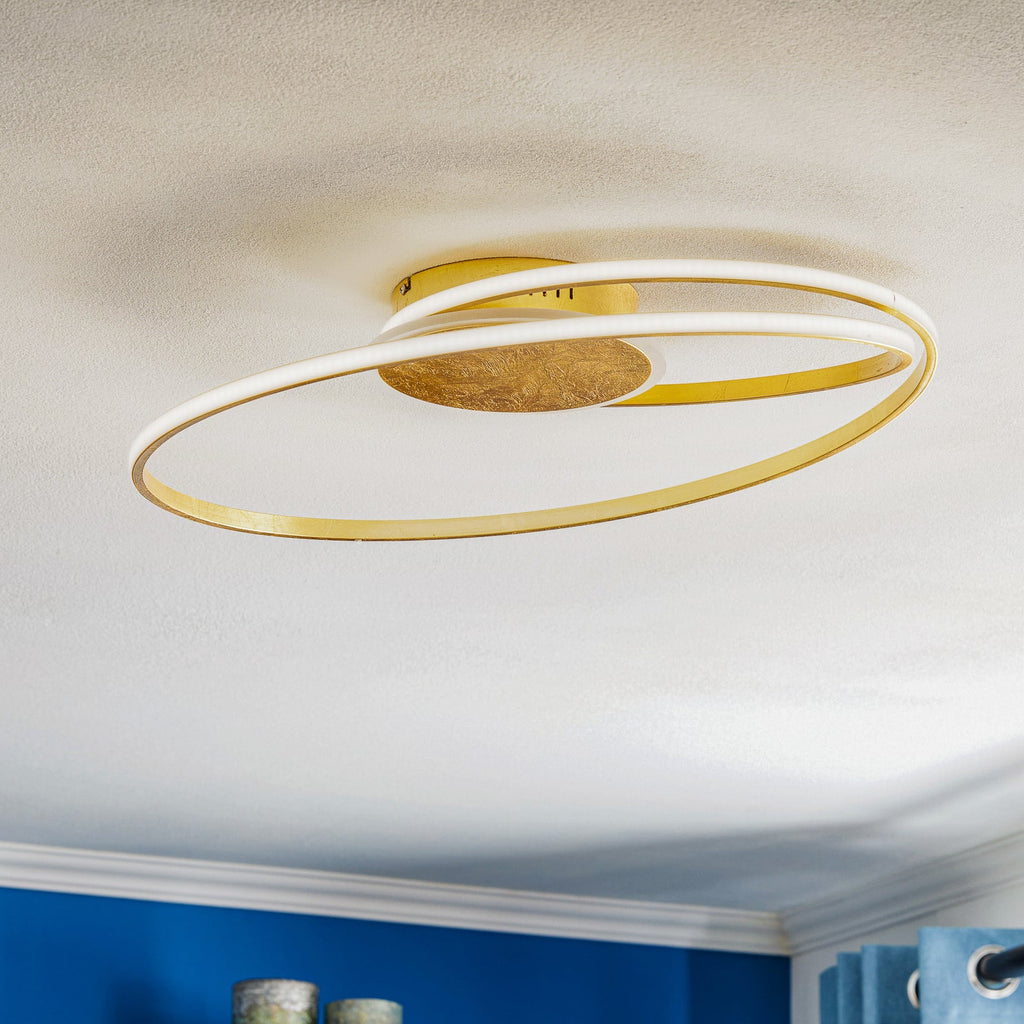 LED-taklampe Dorle dimbar gull Ø60 cm sett forfra