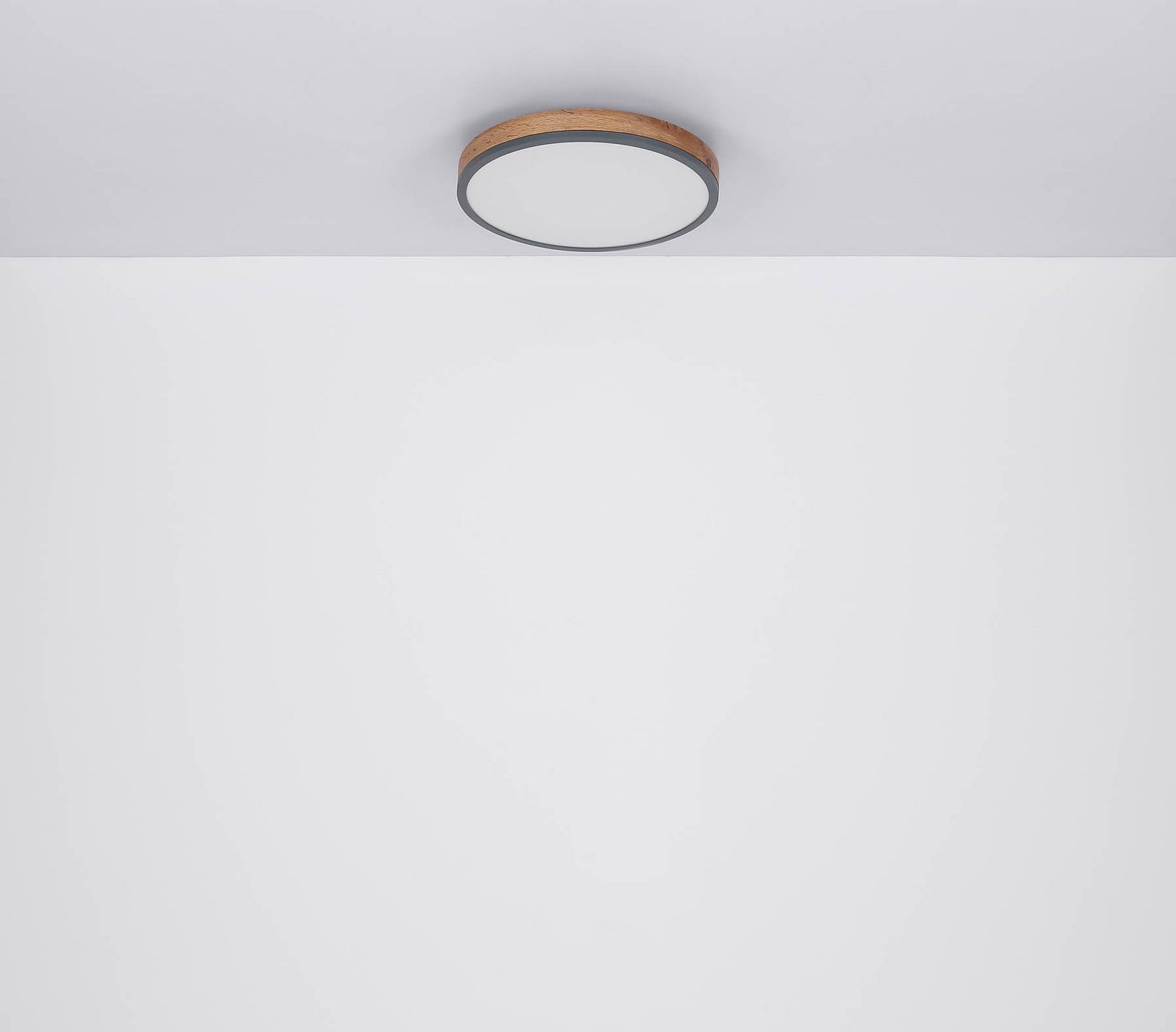 LED taklampe Doro CCT dimbar tre grafitt lys av