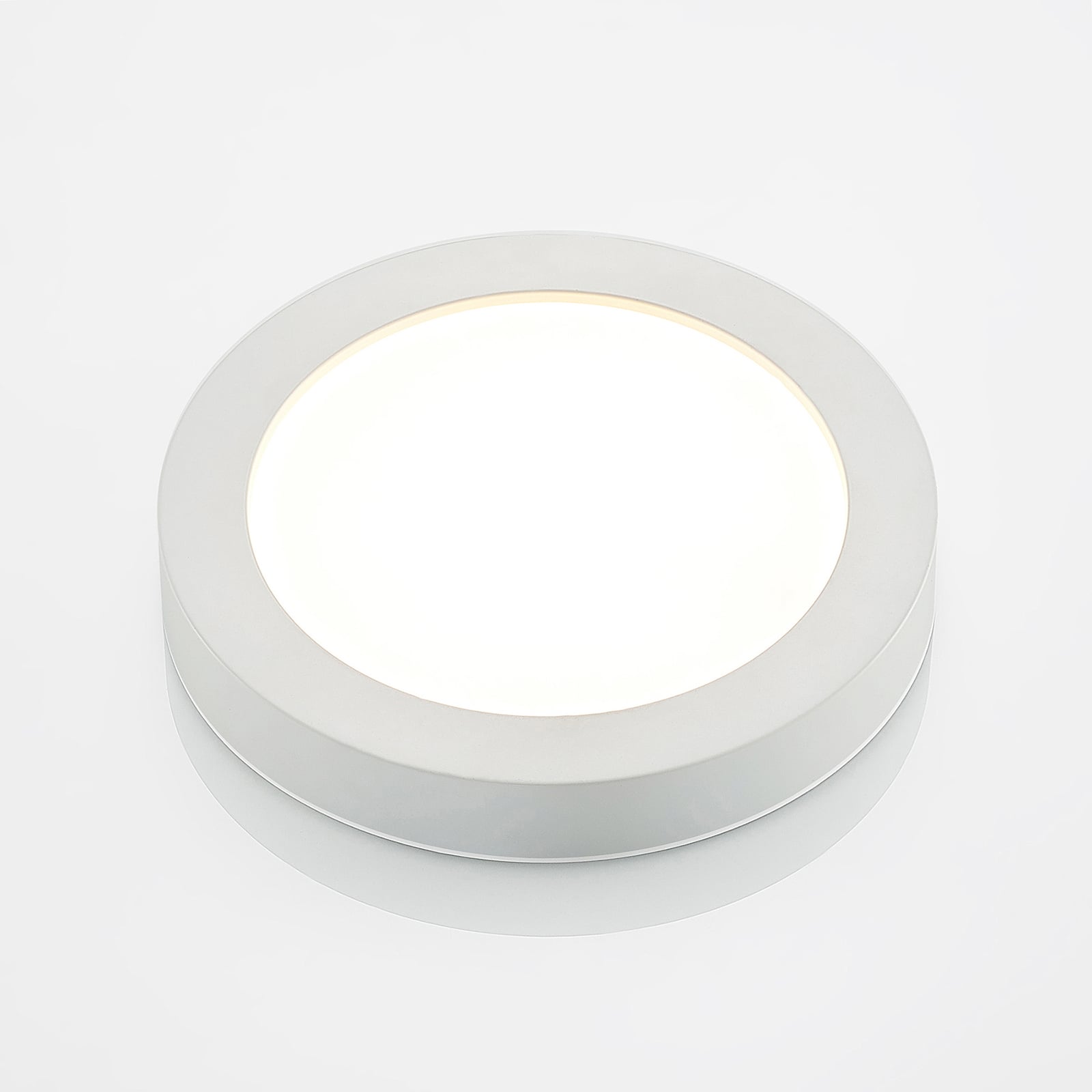 LED taklampe Edwina hvit Ø25 cm IP44 dimbar nærbilde av lys