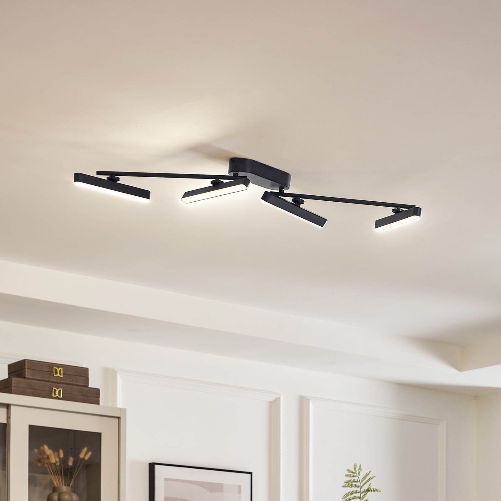 LED taklampe Eldrin 4-lys svart dimbar forfra