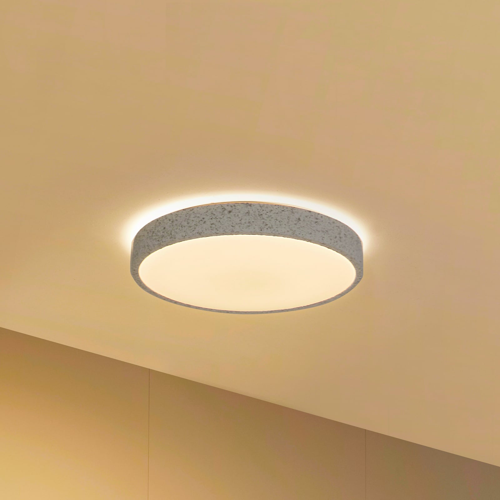 LED taklampe Elmor smart RGB CCT grå forfra