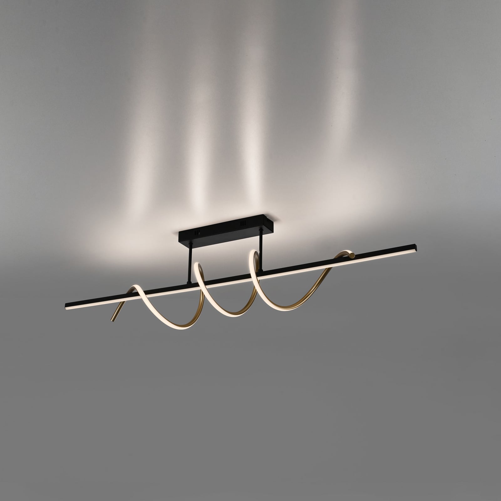 LED taklampe Emanda dimbar svart-messing 120 cm med lys på