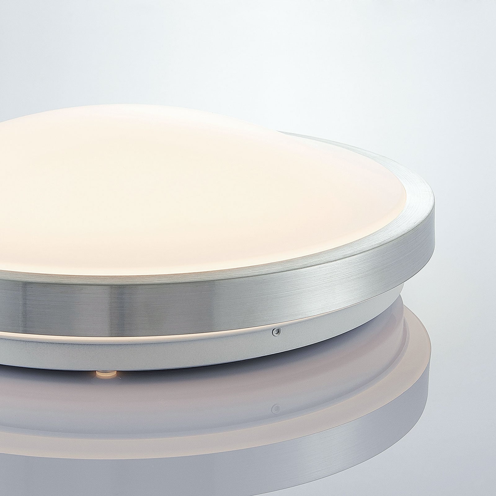 LED taklampe Emelie aluminium Ø35 cm lysspredning mot tak
