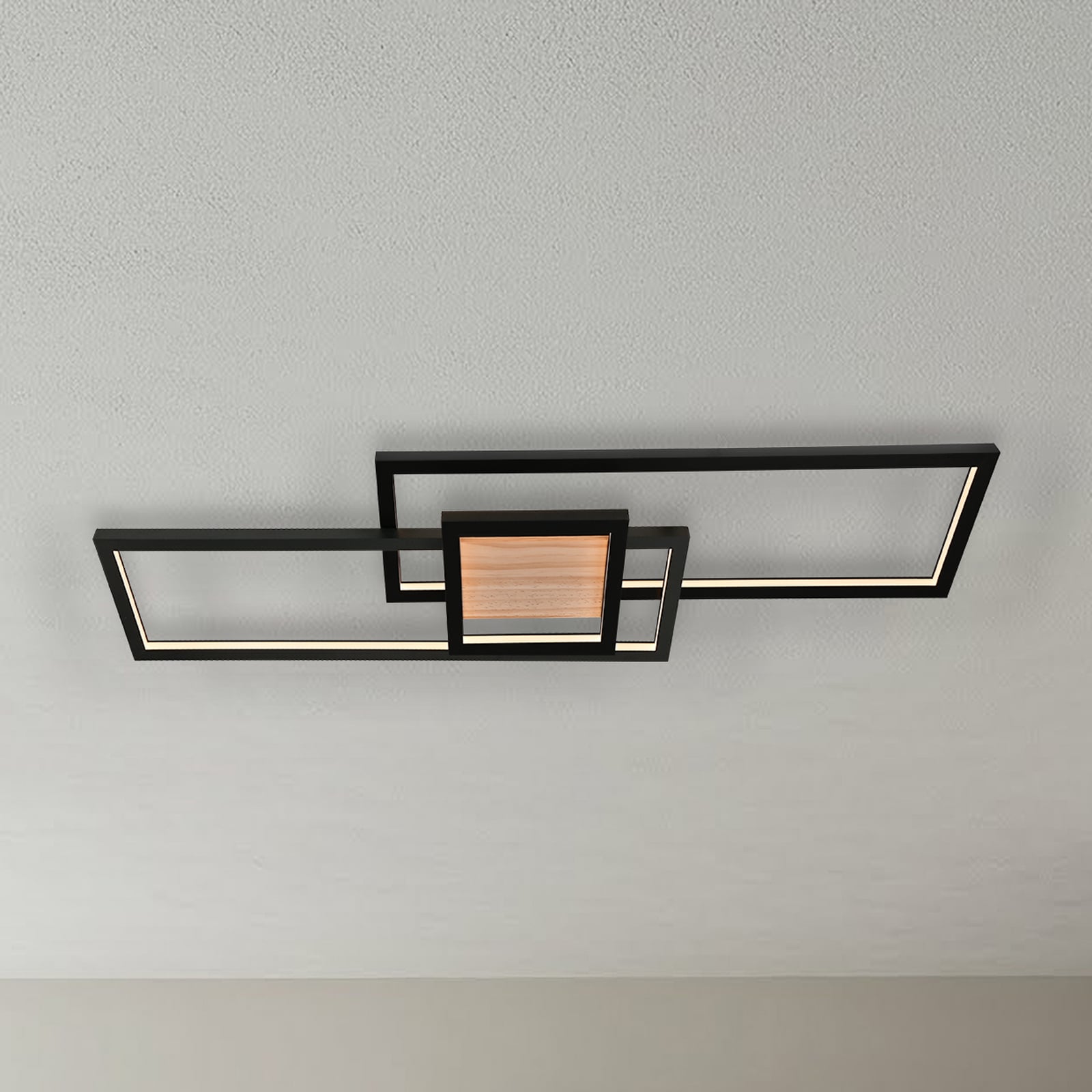 LED taklampe Emiljan dimbar svart tre-dekor forfra