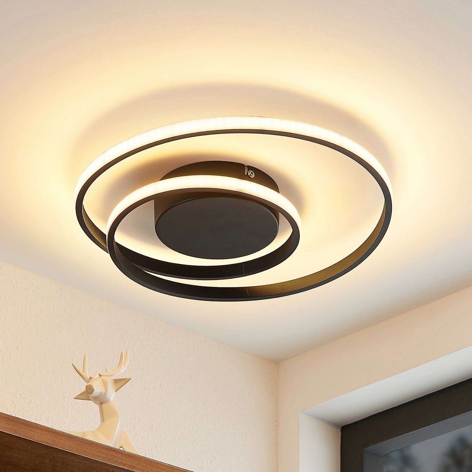 LED-taklampe Emisua svart dimbar CCT fjernkontroll bakside