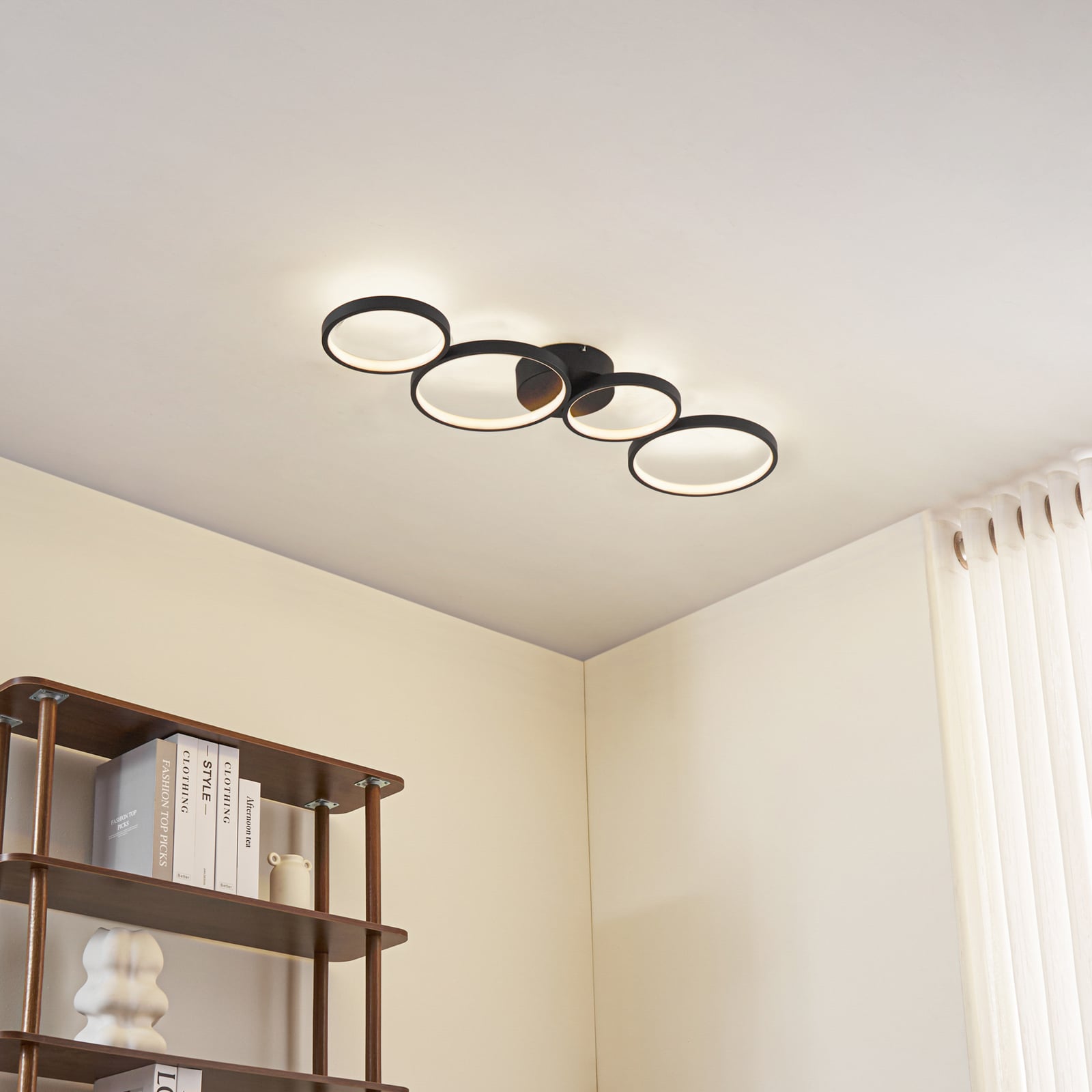 LED taklampe Evengeline 4 ringer svart aluminium bakside