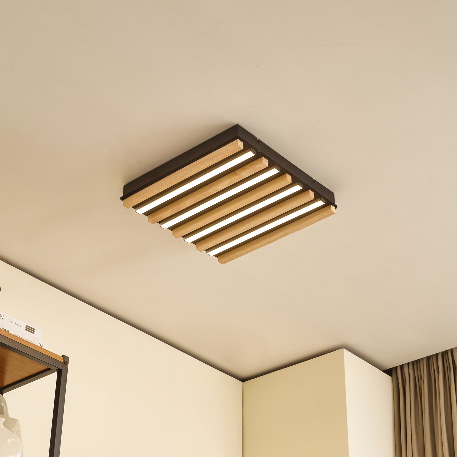 LED taklampe Firka tre og hvit bakside