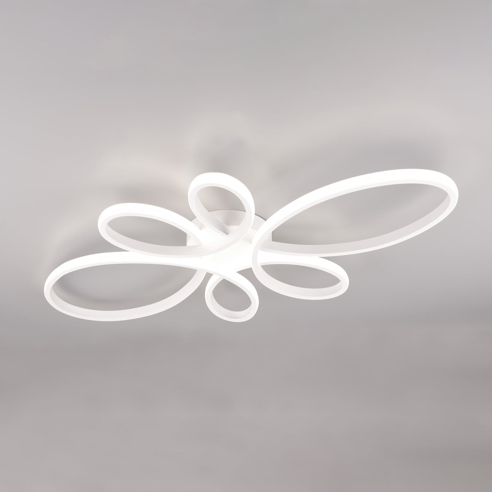 LED taklampe Fly matt hvit 4000K dimbar 83x45 cm detalj