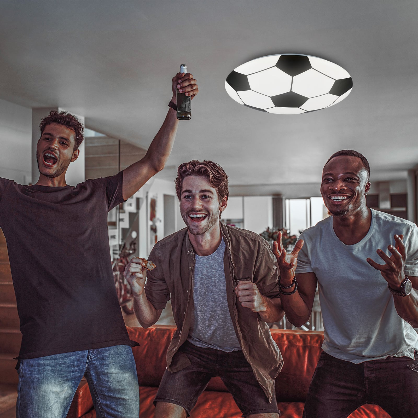 LED taklampe fotball svart/hvit Ø27,5 cm 12W barnerom nærbilde