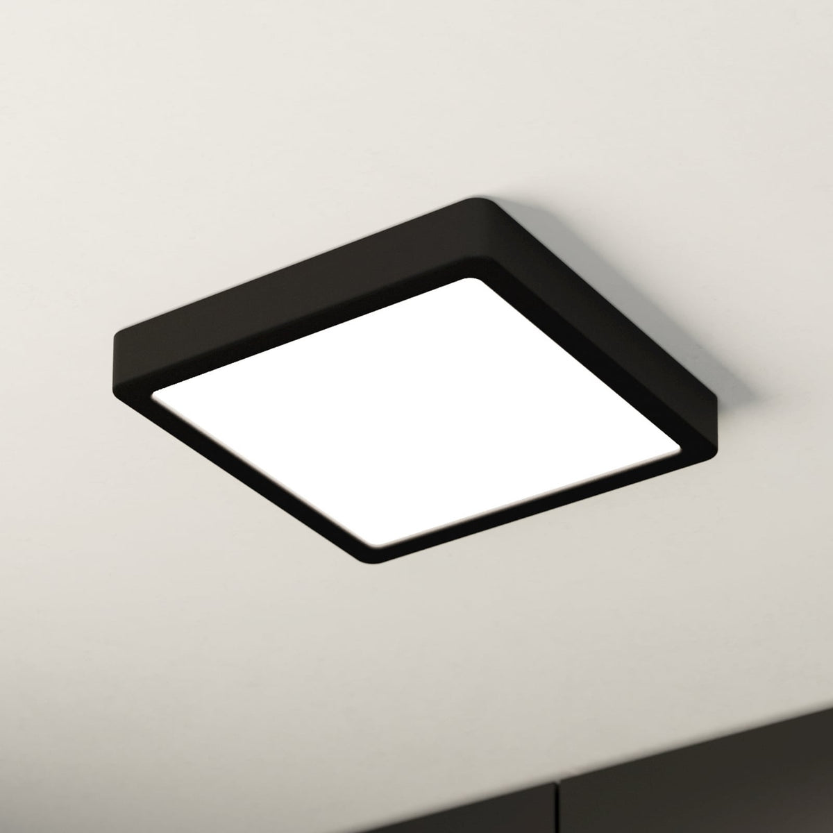 LED taklampe Fueva 5 svart front