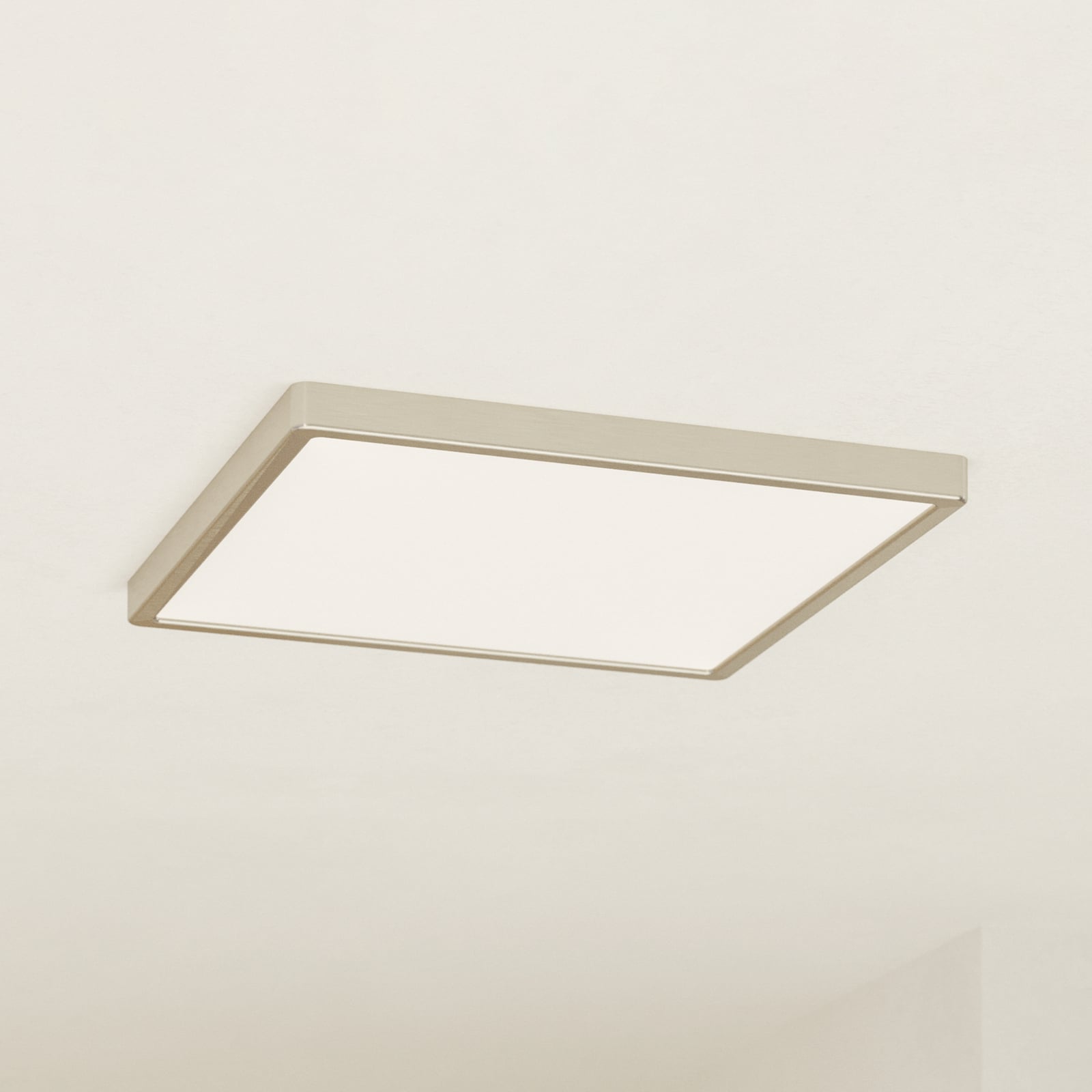 LED taklampe Fueva 6-Z CCT dimbar 39x39 cm IP44 front
