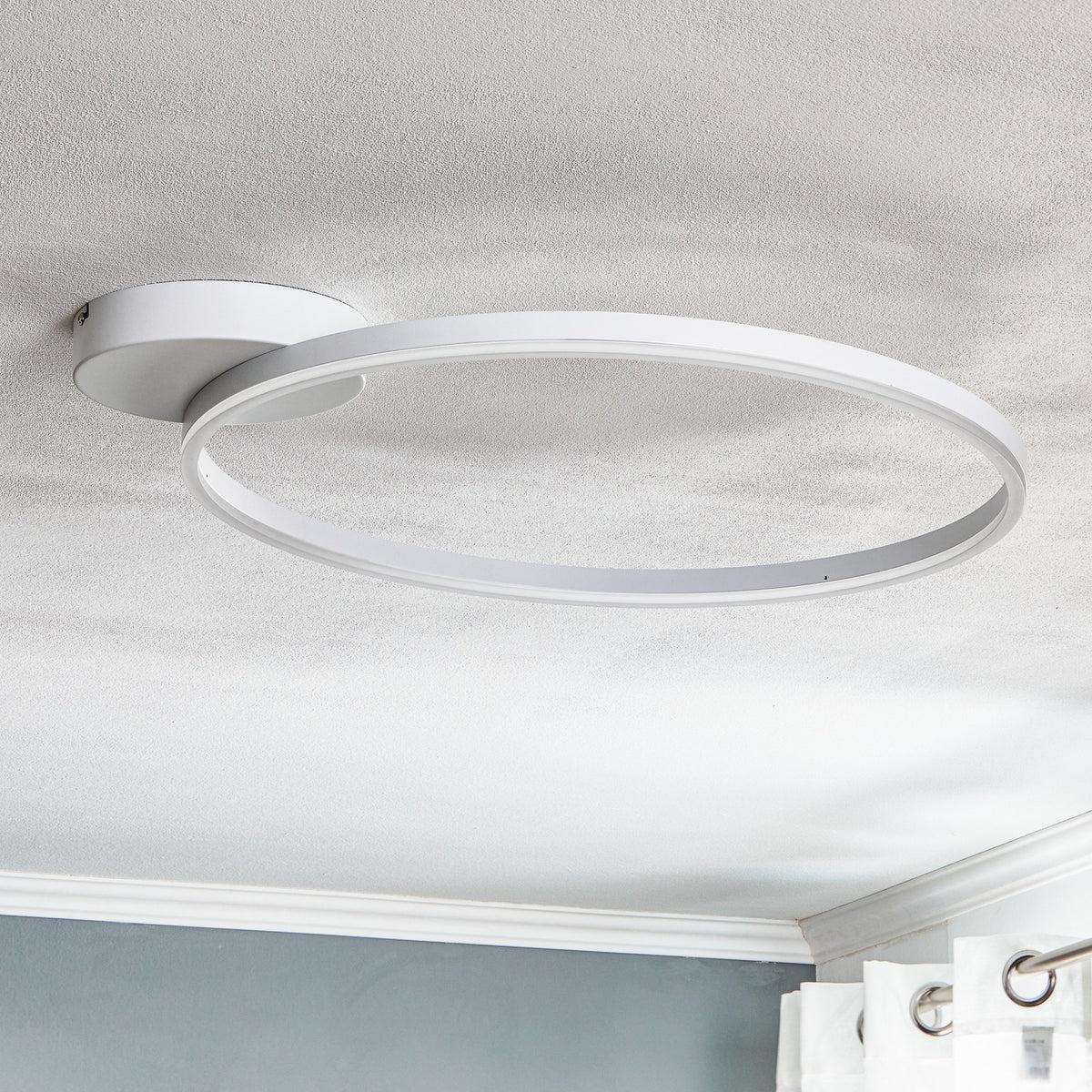 Detalj av LED taklampe Giotto dimbar hvit Ø60 cm 36W varmhvit